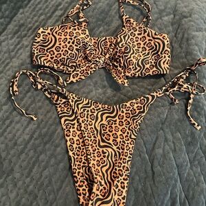 Studio swim “jungala” bikini size large